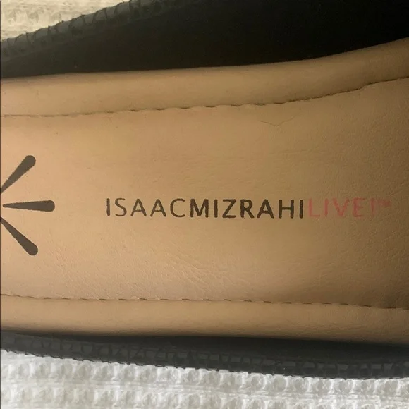 NWOT Isaac Mizrahi Black Flats with Textured Leather. - Picture 2 of 7